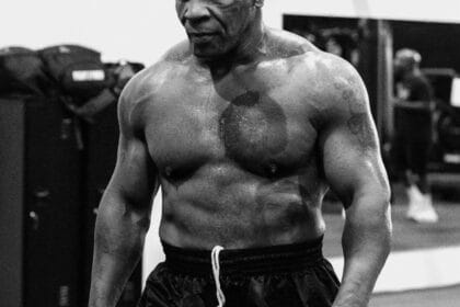 Mike Tyson vs Floyd Mayweahter